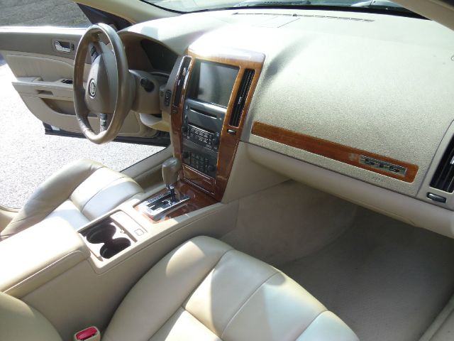 Cadillac STS 2006 photo 31