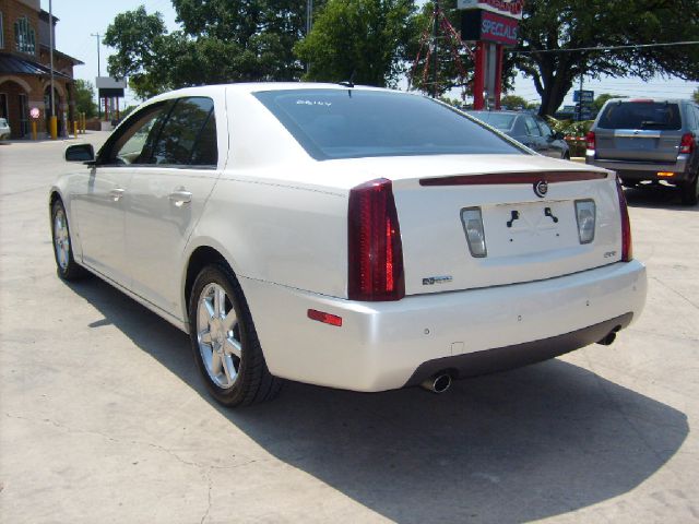 Cadillac STS 2006 photo 1