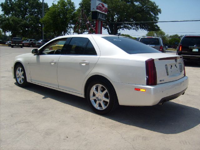 Cadillac STS 2006 photo 2