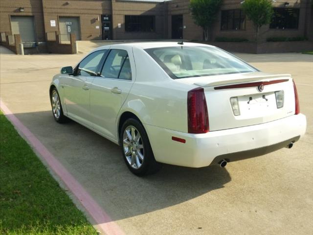 Cadillac STS 2006 photo 2