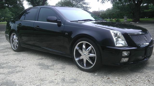 Cadillac STS 2006 photo 2