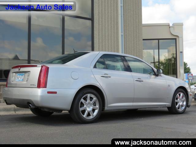 Cadillac STS 2007 photo 2