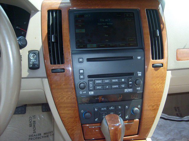 Cadillac STS 2007 photo 14