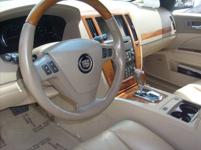 Cadillac STS 2007 photo 21