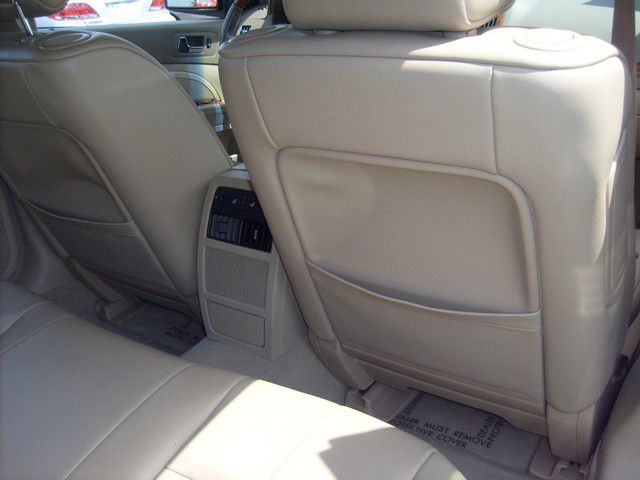 Cadillac STS 2007 photo 35