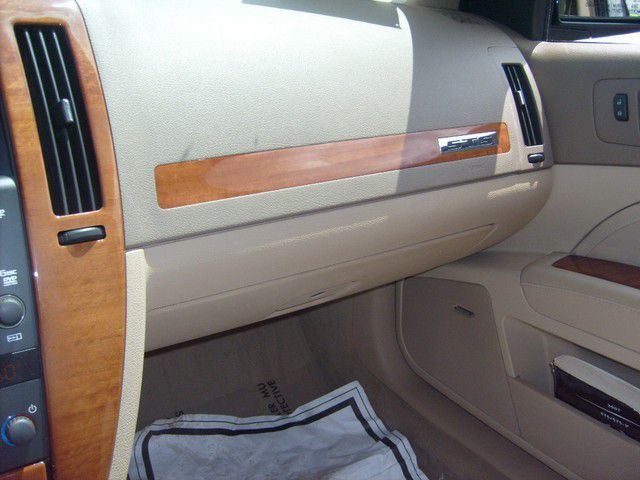 Cadillac STS 2007 photo 39