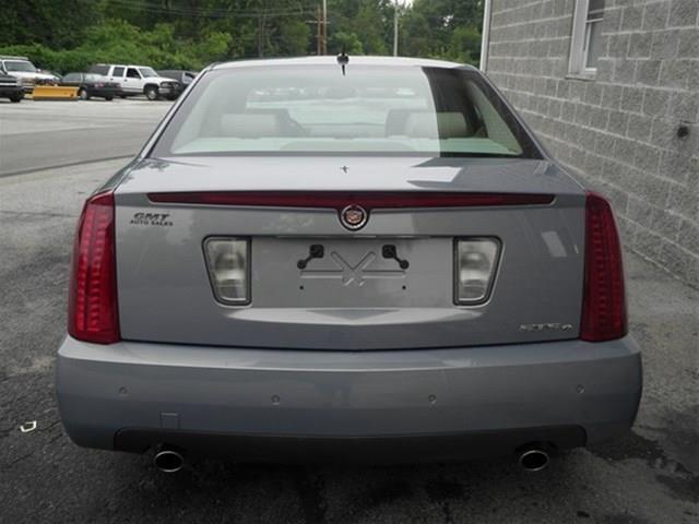 Cadillac STS 2007 photo 2