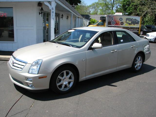 Cadillac STS 2007 photo 16