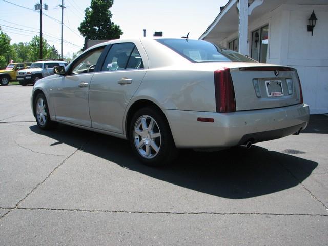 Cadillac STS 2007 photo 24