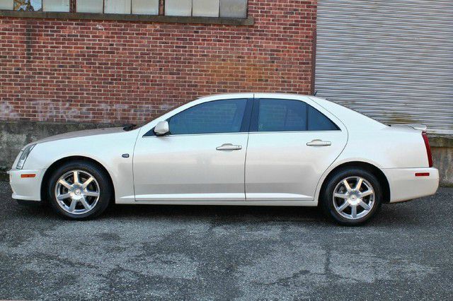 Cadillac STS 2007 photo 1