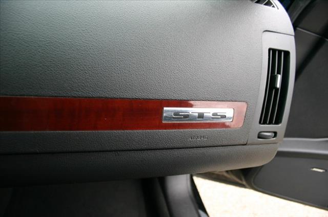 Cadillac STS 2007 photo 10