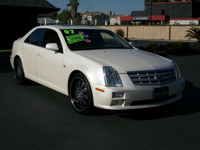 Cadillac STS 2007 photo 11