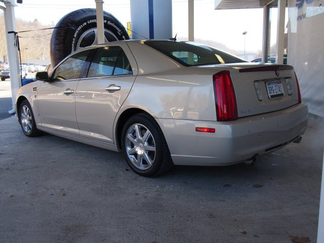 Cadillac STS 2008 photo 2