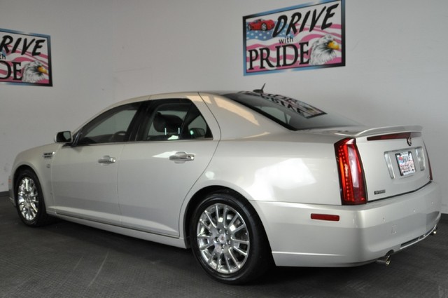 Cadillac STS 2008 photo 5