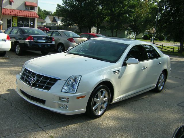 Cadillac STS 2008 photo 2