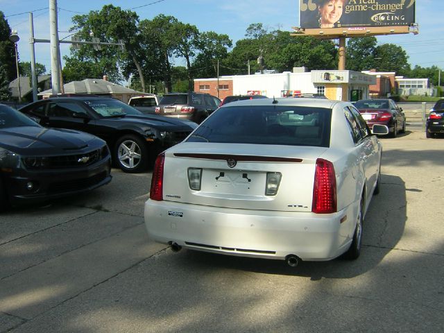 Cadillac STS 2008 photo 4