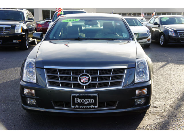 Cadillac STS 2008 photo 1