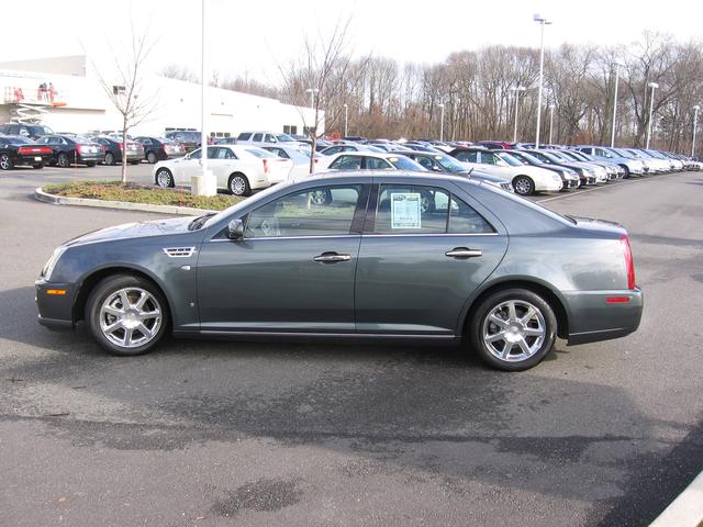 Cadillac STS 2008 photo 3