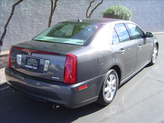 Cadillac STS 2008 photo 2