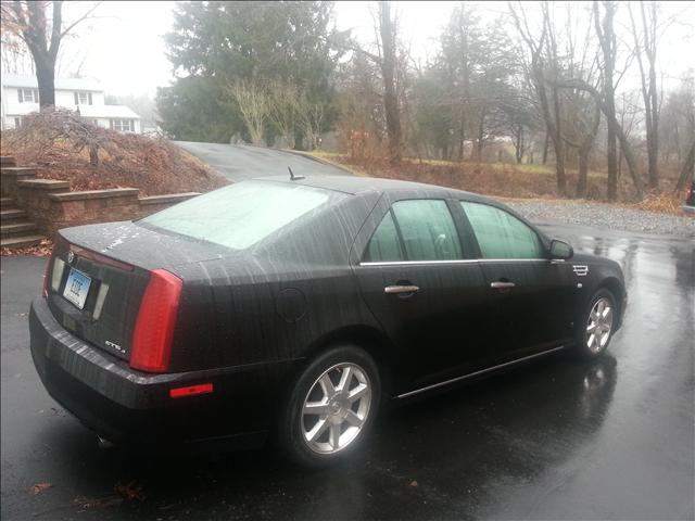 Cadillac STS 2008 photo 2