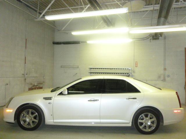 Cadillac STS 2008 photo 1