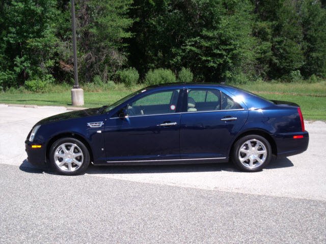 Cadillac STS 2008 photo 3