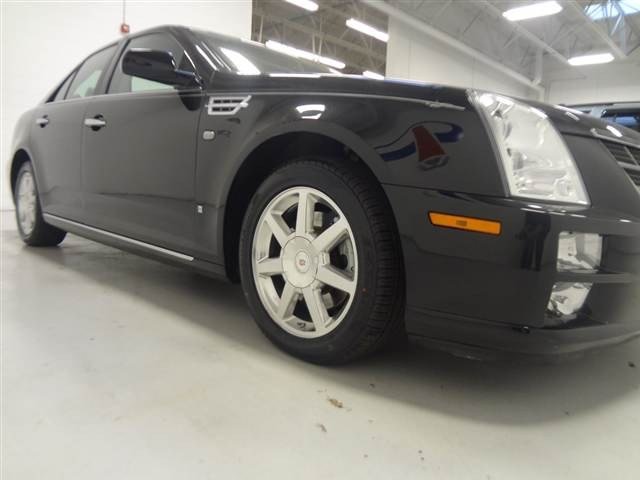 Cadillac STS 2008 photo 2