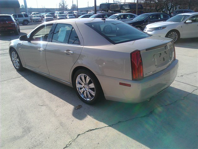 Cadillac STS 2008 photo 3