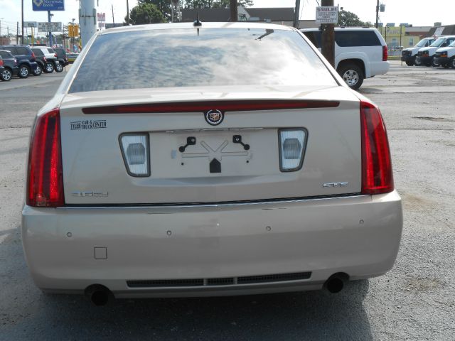 Cadillac STS 2008 photo 2