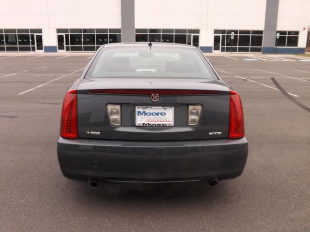 Cadillac STS 2008 photo 5