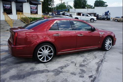 Cadillac STS 2009 photo 1