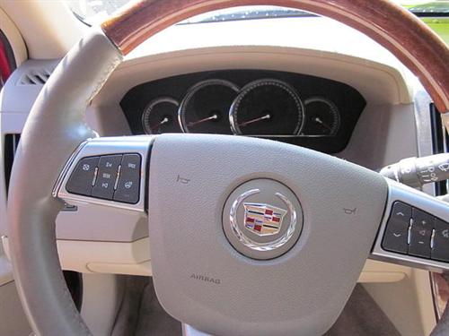 Cadillac STS 2009 photo 2