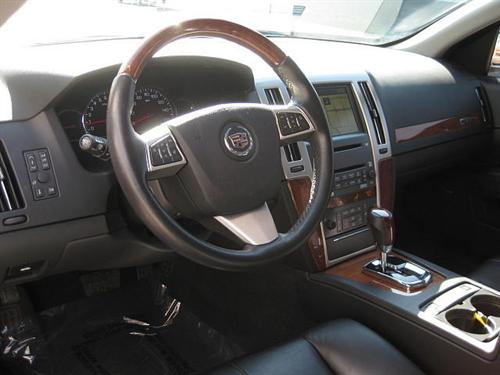 Cadillac STS 2009 photo 4