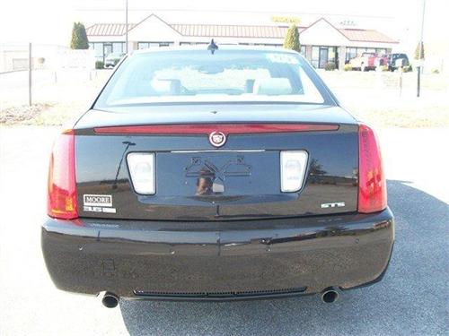 Cadillac STS 2009 photo 2