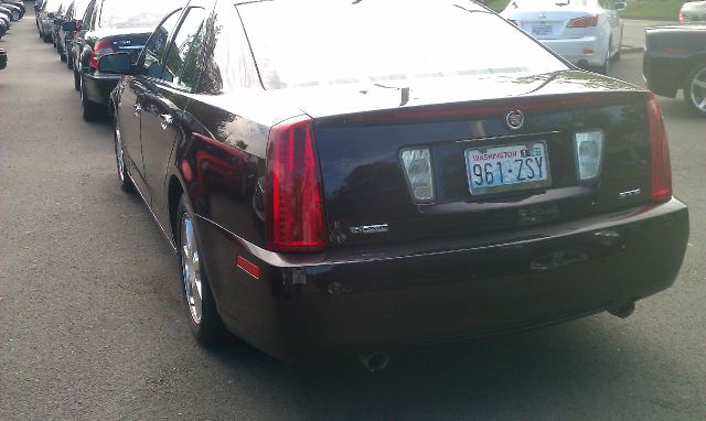 Cadillac STS 2009 photo 2