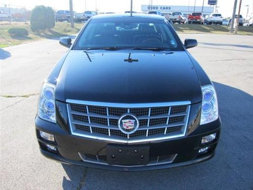 Cadillac STS 2009 photo 2