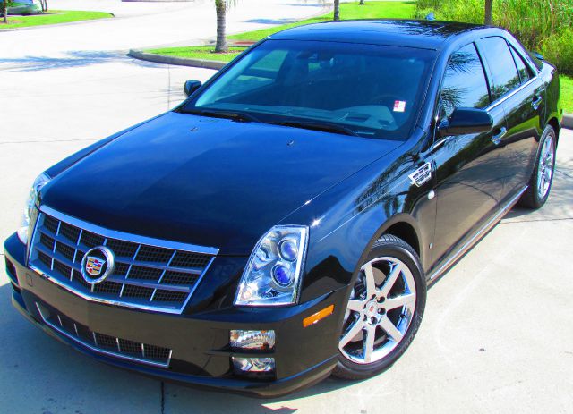 Cadillac STS 2010 photo 2