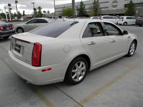 Cadillac STS 2010 photo 4