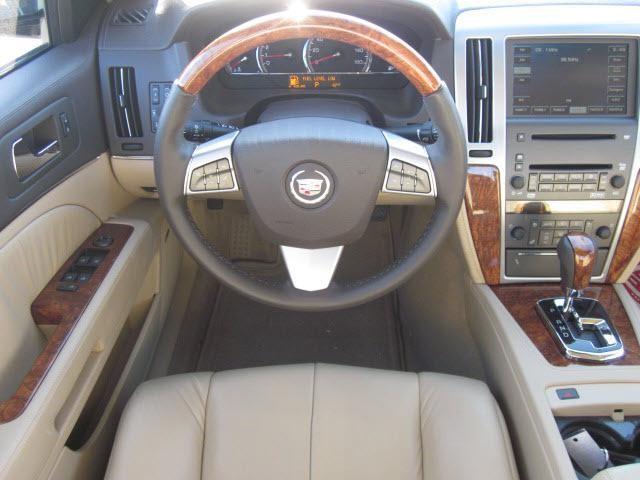 Cadillac STS 2010 photo 5