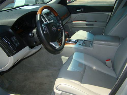 Cadillac STS 2010 photo 1