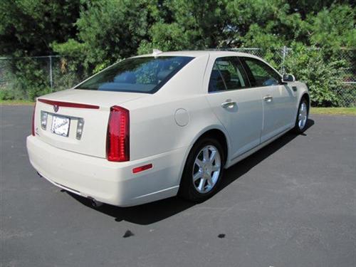 Cadillac STS 2010 photo 5