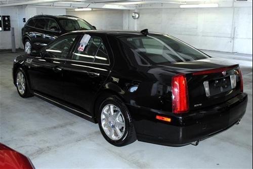 Cadillac STS 2010 photo 5