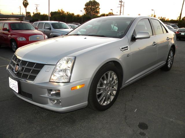 Cadillac STS 2011 photo 2