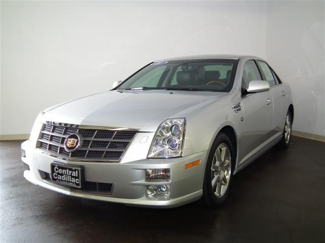 Cadillac STS 2011 photo 2