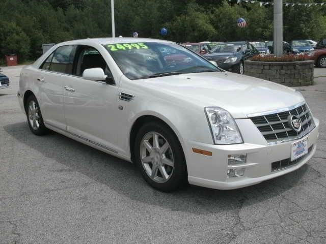 Cadillac STS 2011 photo 1