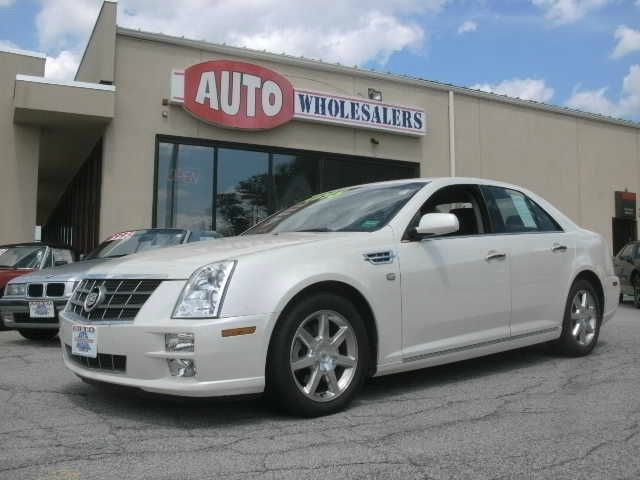 Cadillac STS 2011 photo 4