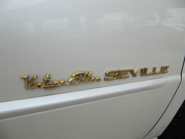 Cadillac SEVILLE DTS Sedan