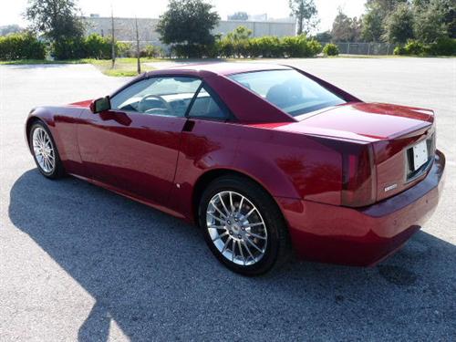 Cadillac XLR 2008 photo 2