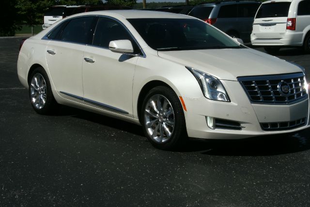 Cadillac XTS 2013 photo 1