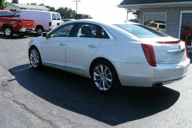 Cadillac XTS 2013 photo 2